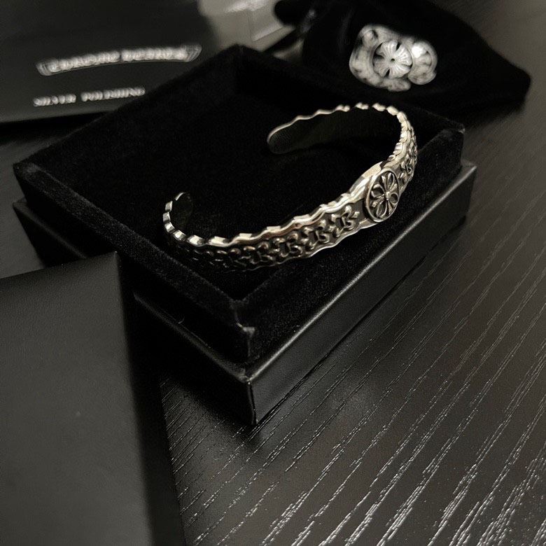 Ch**me He**ts rings